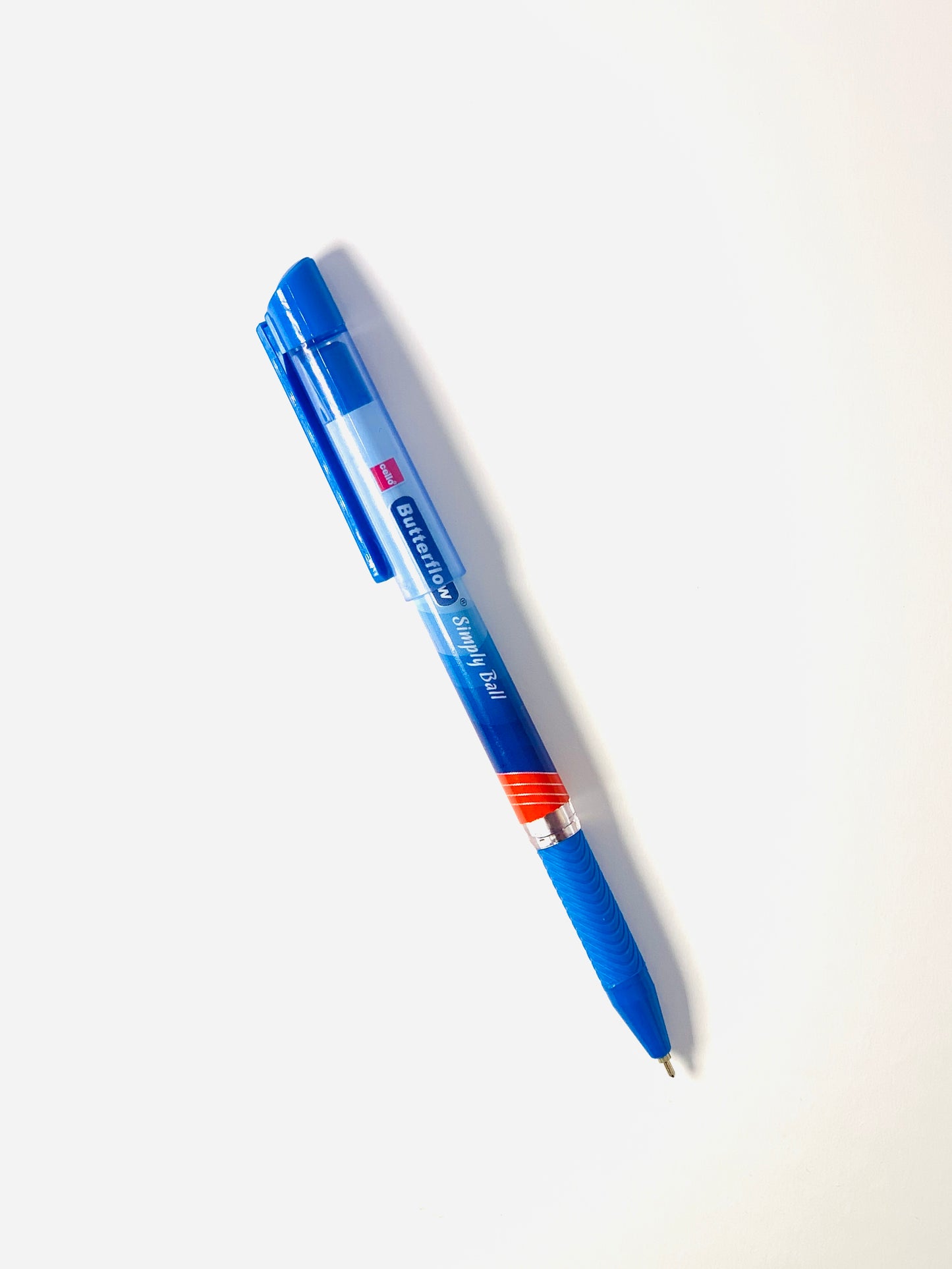 قلم تدفق زبدة التشيلو باللون الأحمر