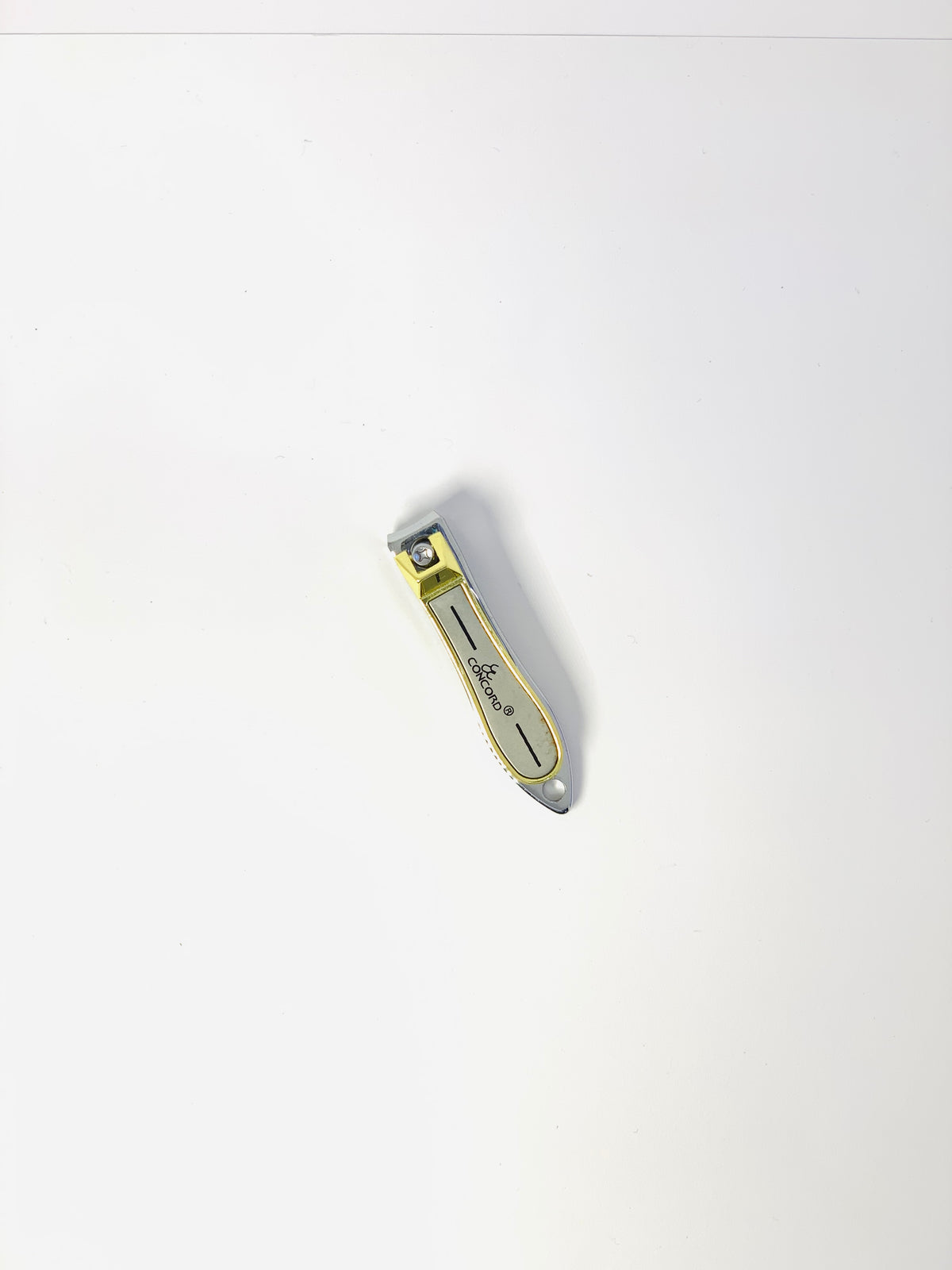 NAILS  CUTTER GOLD AND SILVER