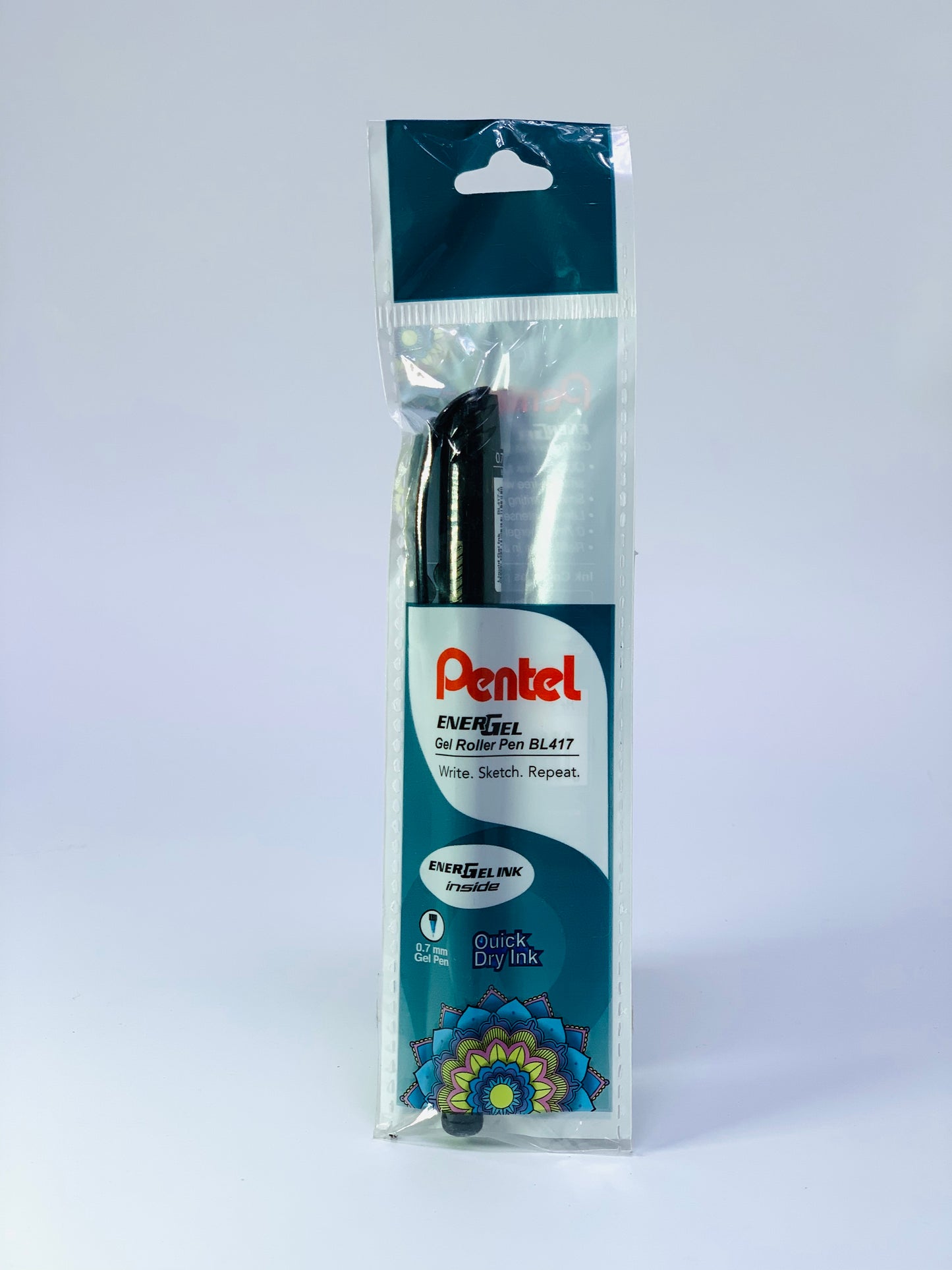 قلم بينتال إنيجيل رولر 0.7 أسود