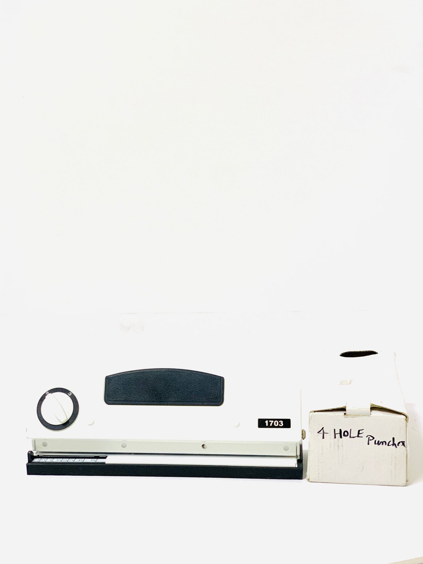 4 HOLE PUNCHER